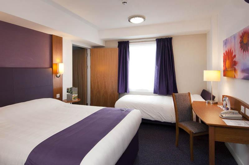 Premier Inn Килмарнок Экстерьер фото